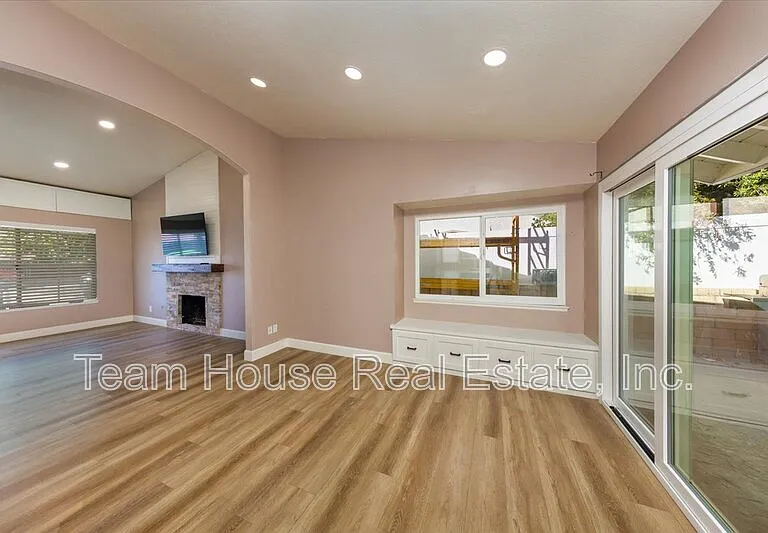 27725 Wakefield Rd — Photo 8