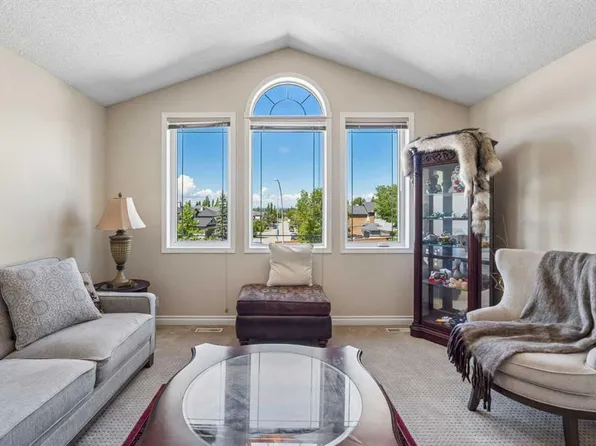 86 W Tuscany Ravine Rd NW, Calgary, AB T3L 2R9