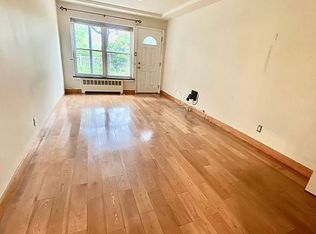 21-44 19th St #1, Astoria, NY 11105