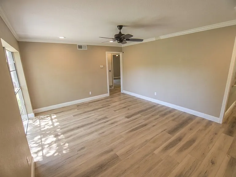 3539 S Ewing Ave — Photo 3