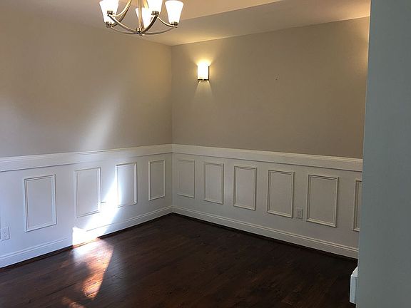 4th image of 3003 E Marshall St