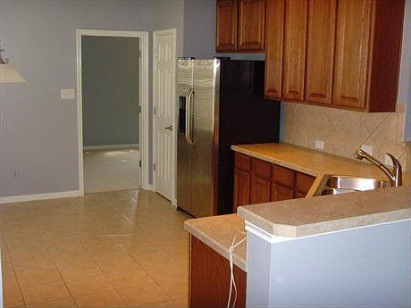 3rd image of 4507 Madrid Dr