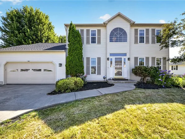 8405 Esperance Trl, Liverpool, NY 13090