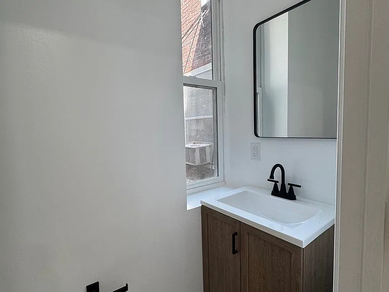 2931 Turner St — Photo 11