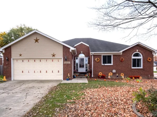 20400 Martin Rd, Saint Clair Shores, MI 48081