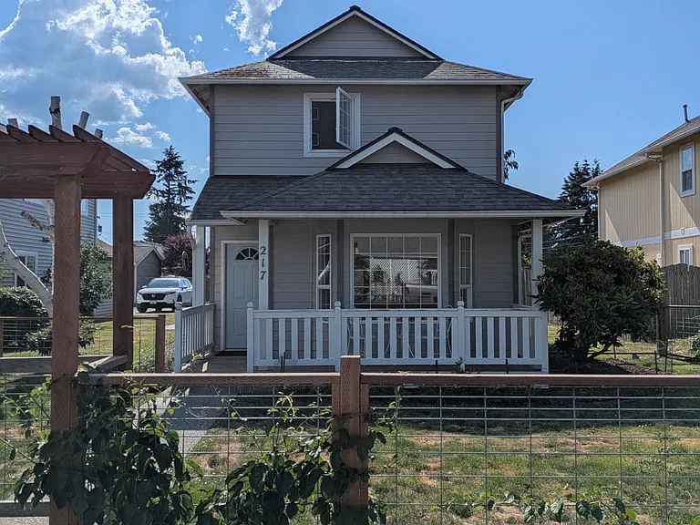 217 S Cedar St — Photo 18