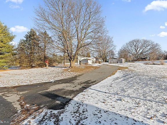 3rd image of 21 Morris Dr