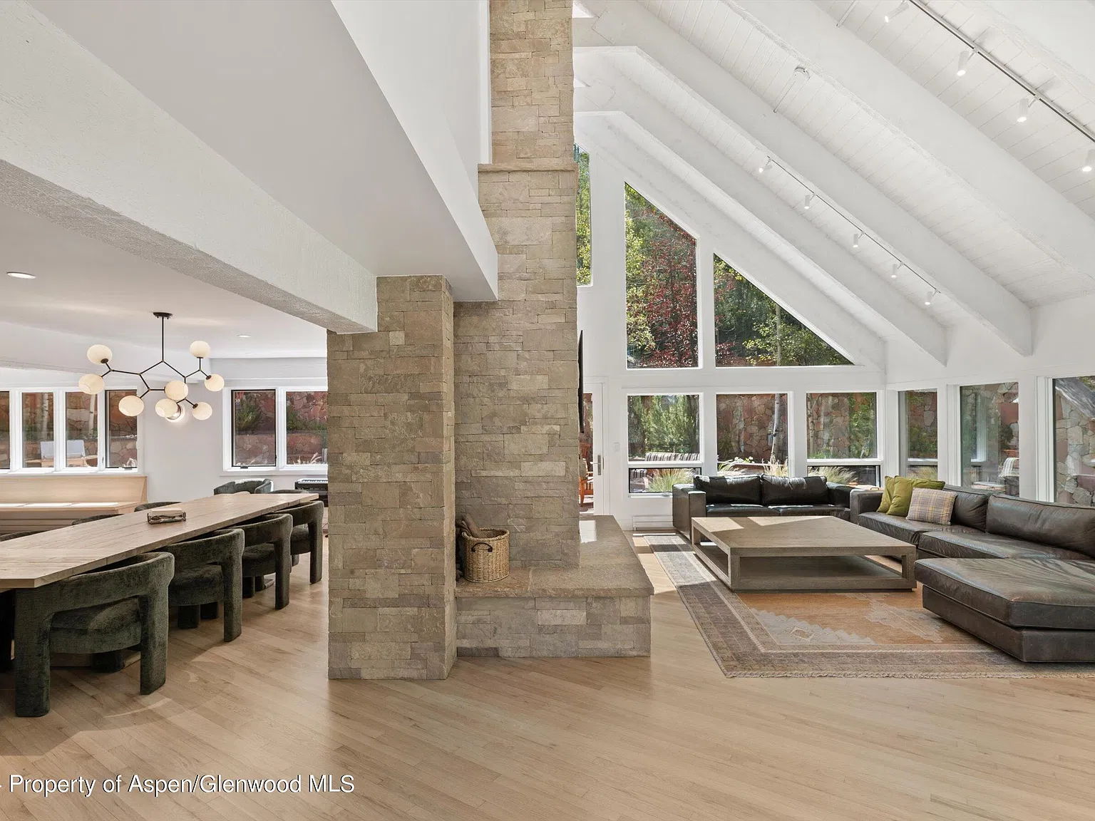 4 bed, 4.5 bath, 3474 sqft, $45,000 — Photo 4
