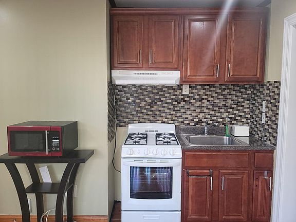 2nd image of 257 Calhoun Ave #1