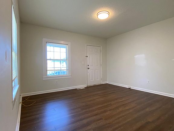 3rd image of 810 Park Ave