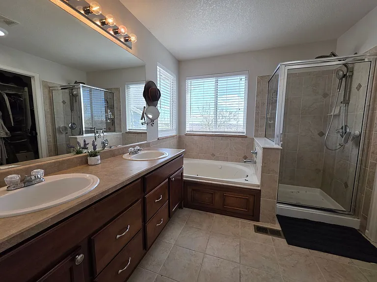 8807 Silver Glen Dr — Photo 11