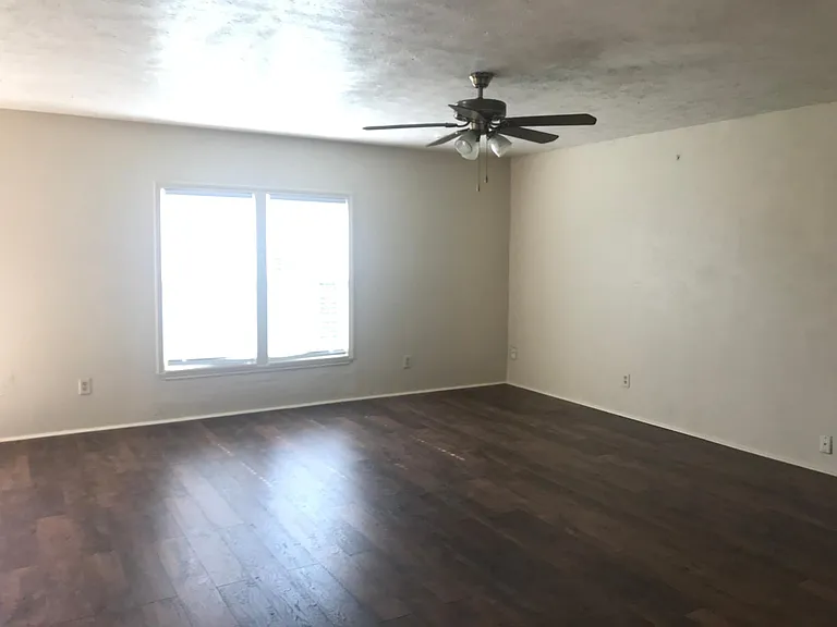 9412 Timberbluff Rd — Photo 4