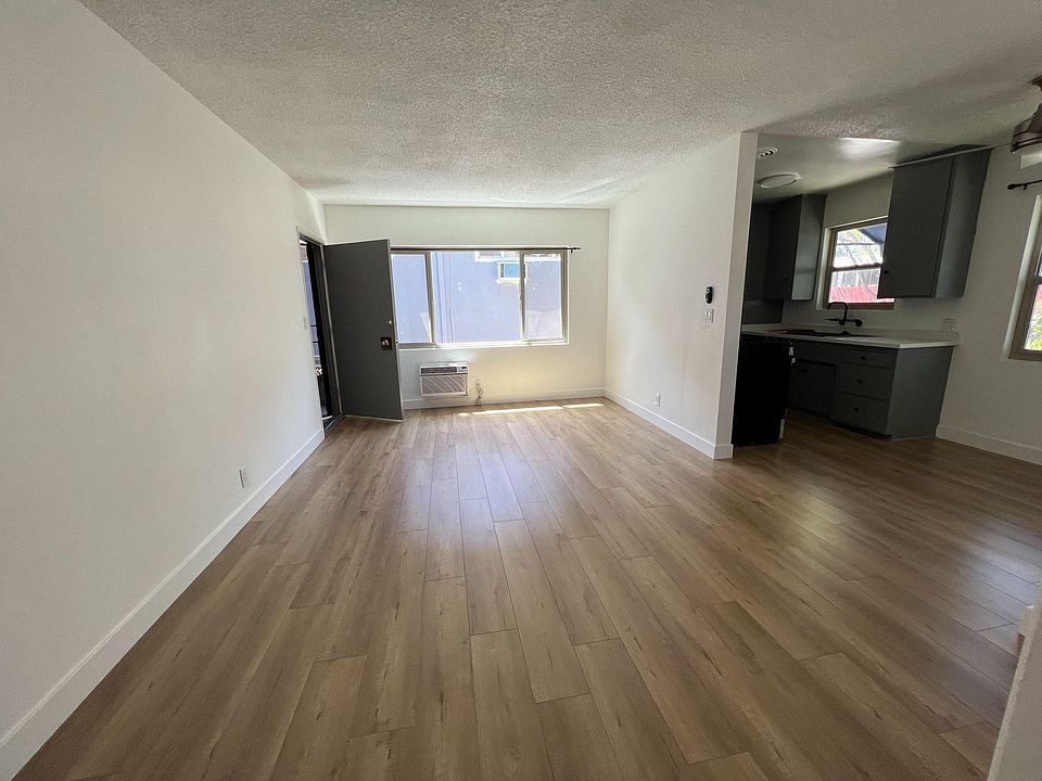 1st image of 1230 N Fuller Ave #4D