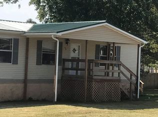 42 Allen St, Buffalo, WV 25033