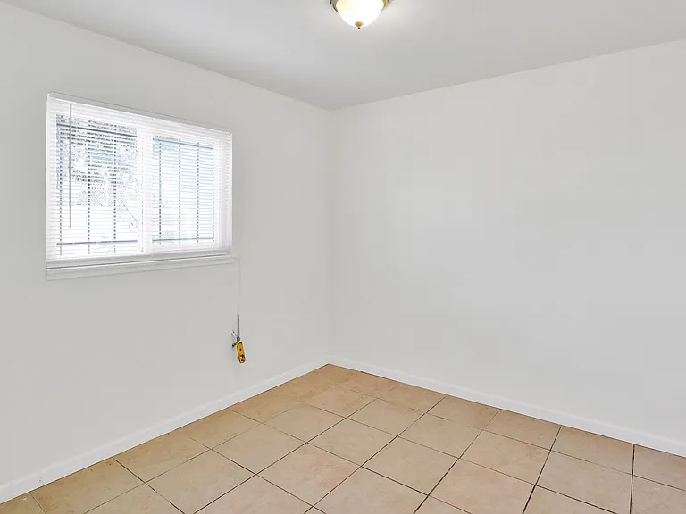 3239 Ohio Ave — Photo 5