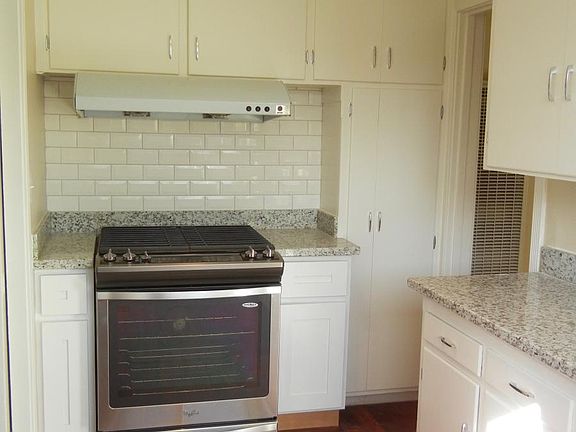 5th image of 712 N Genevieve Ln
