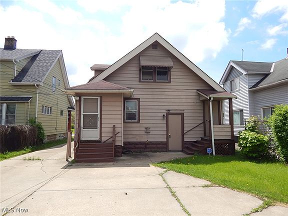 3rd image of 12517 Farringdon Ave