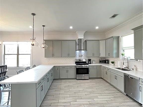 4th image of 5623 Mandeville St