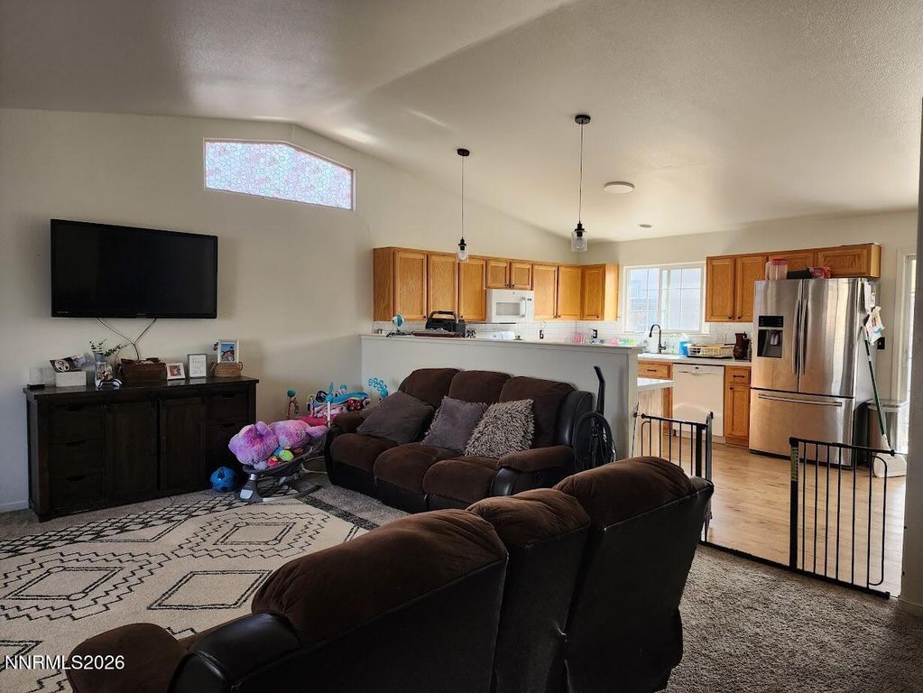 605 Nader Way, Fernley, NV - View 4