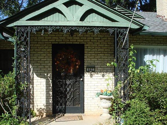 2nd image of 607 E Melton St