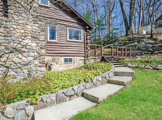 3 Toboggan Trl, Kinnelon, NJ 07405