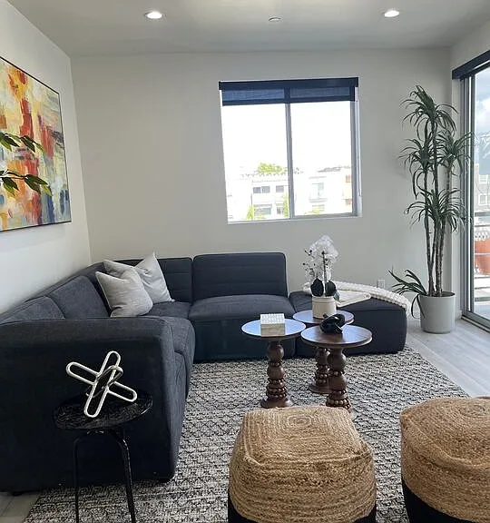 124 S Croft Ave #403 — Photo 18
