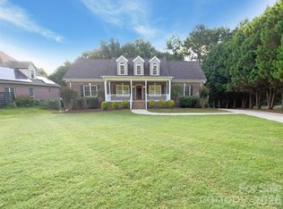 1228 N Dobys Bridge Rd, Fort Mill, SC 29715