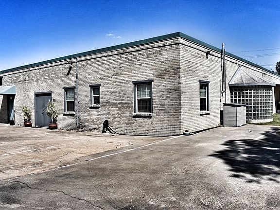 5th image of 1519 Beaumont St APT 103