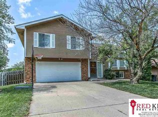 1618 N 153rd Plz, Omaha, NE 68154
