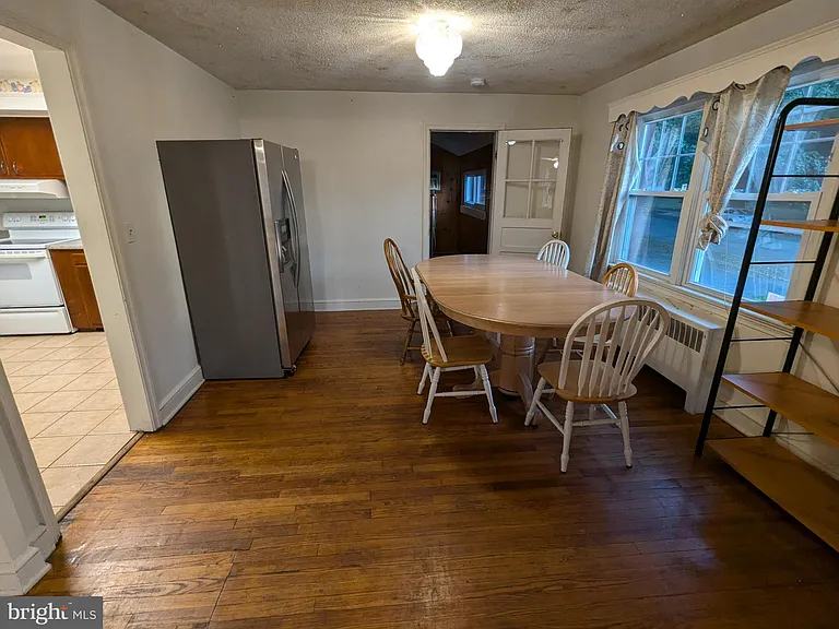 21 Steinway Ave — Photo 7