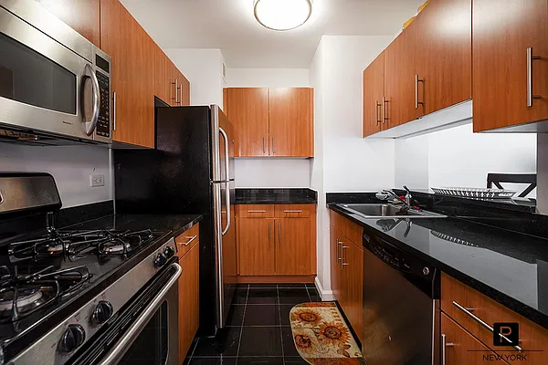 Rented by R New York | media 4