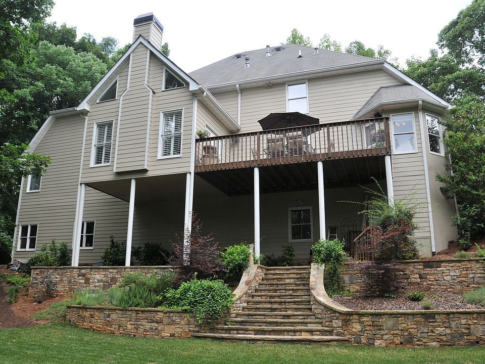 2nd image of 720 N River Forest Dr