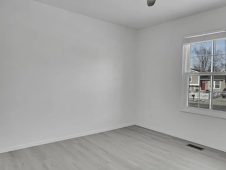 4485 Wordsworth Cir N — Photo 16