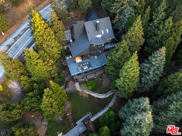 654 S Cumberland Dr, Lake Arrowhead, CA 92352