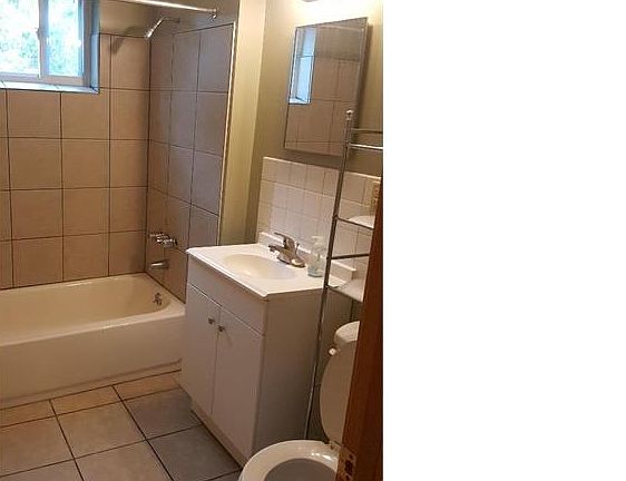 5th image of 8935 Meridian Ave #4