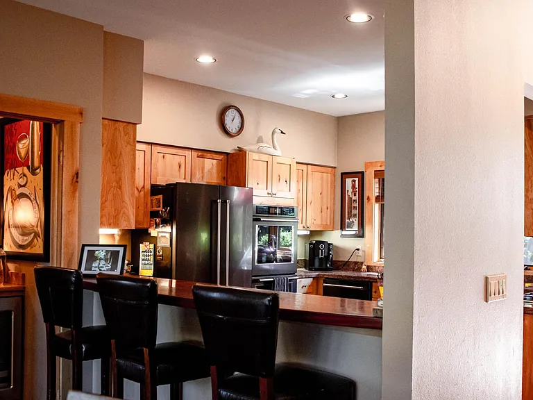 654 Hillside Dr — Photo 8