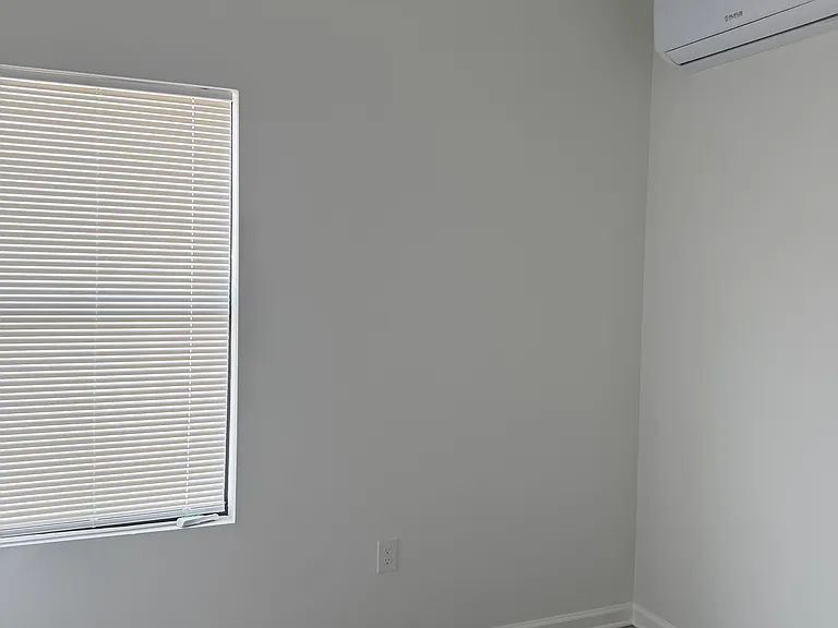 147 Vine St — Photo 14