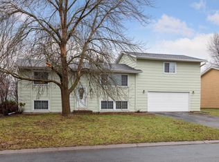 2132 Cliffview Dr S, Saint Paul, MN 55122