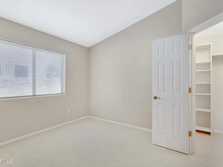 1075 N Saguaro St — Photo 21