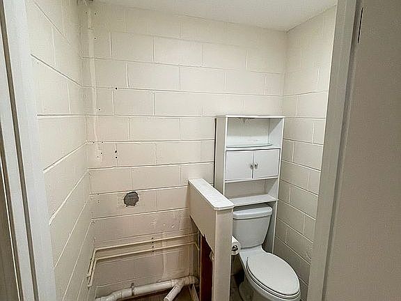 5th image of 4964 Brookmeade Dr