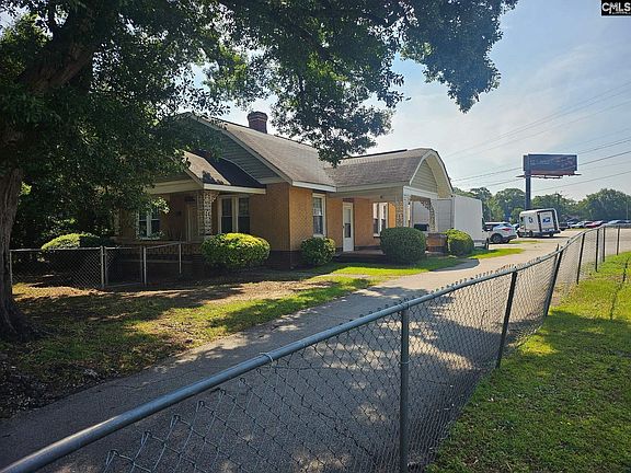 3rd image of 718 Broad River Rd