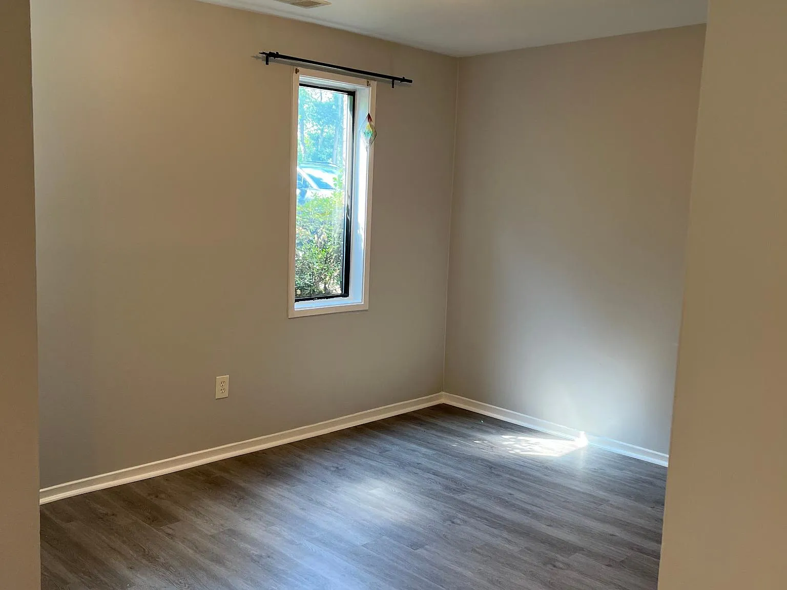 527 Florida Ave — Photo 2