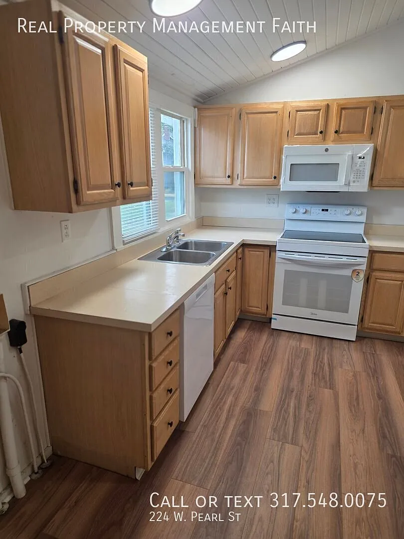 Duplex in Greenwood — Photo 3