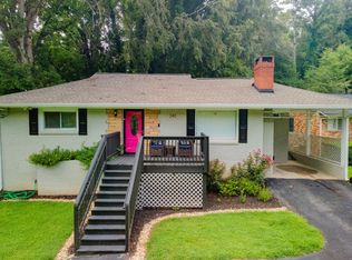 240 W Lake Dr NW, Atlanta, GA 30314