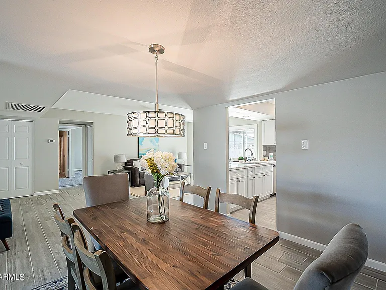 14008 N 52nd Ave — Photo 10