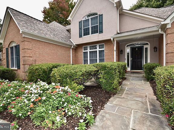 3rd image of 7510 Foxview Dr