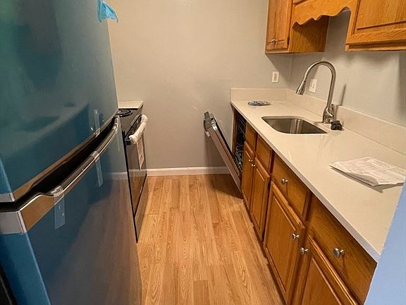 2nd image of 180 Main St APT B32