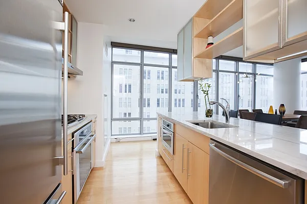 Sold by LG Fairmont Group | media 28