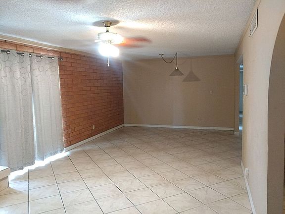 5th image of 2801 E Sweetwater Ave