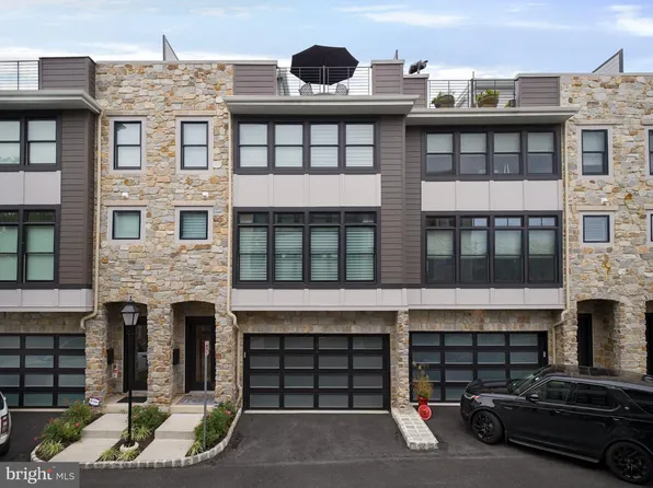 6 Samantha Way, Devon, PA 19333